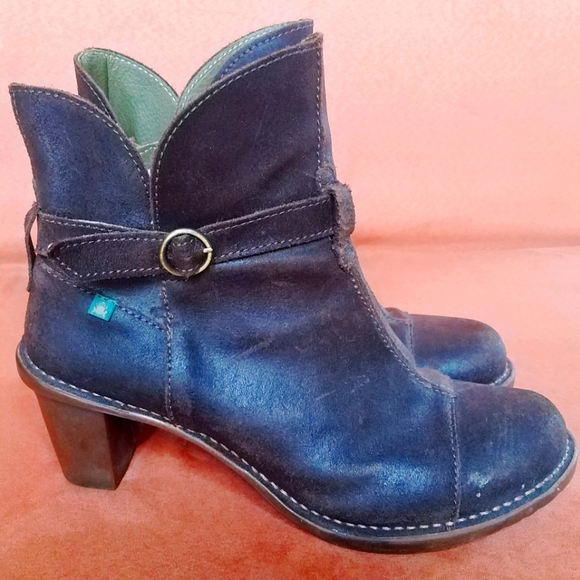 Leather Boots - Picture 1 of 4